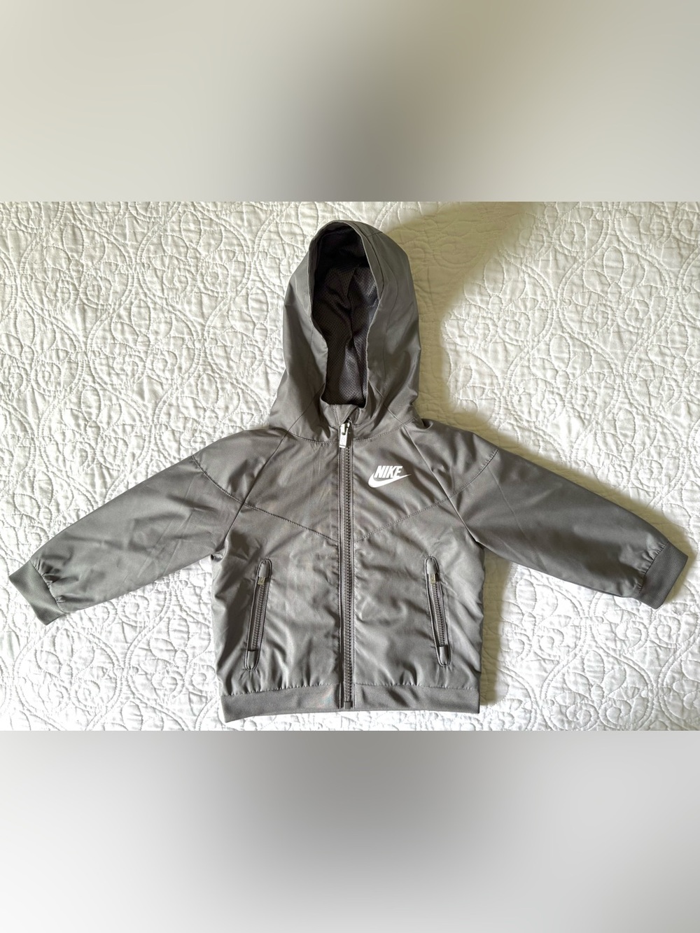 Nike Baby 18M New Chevron Windrunner Gray Jacket